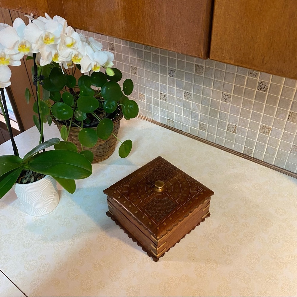 Vintage unique solid wood brass inlay ornate design keepsake box jewelry box